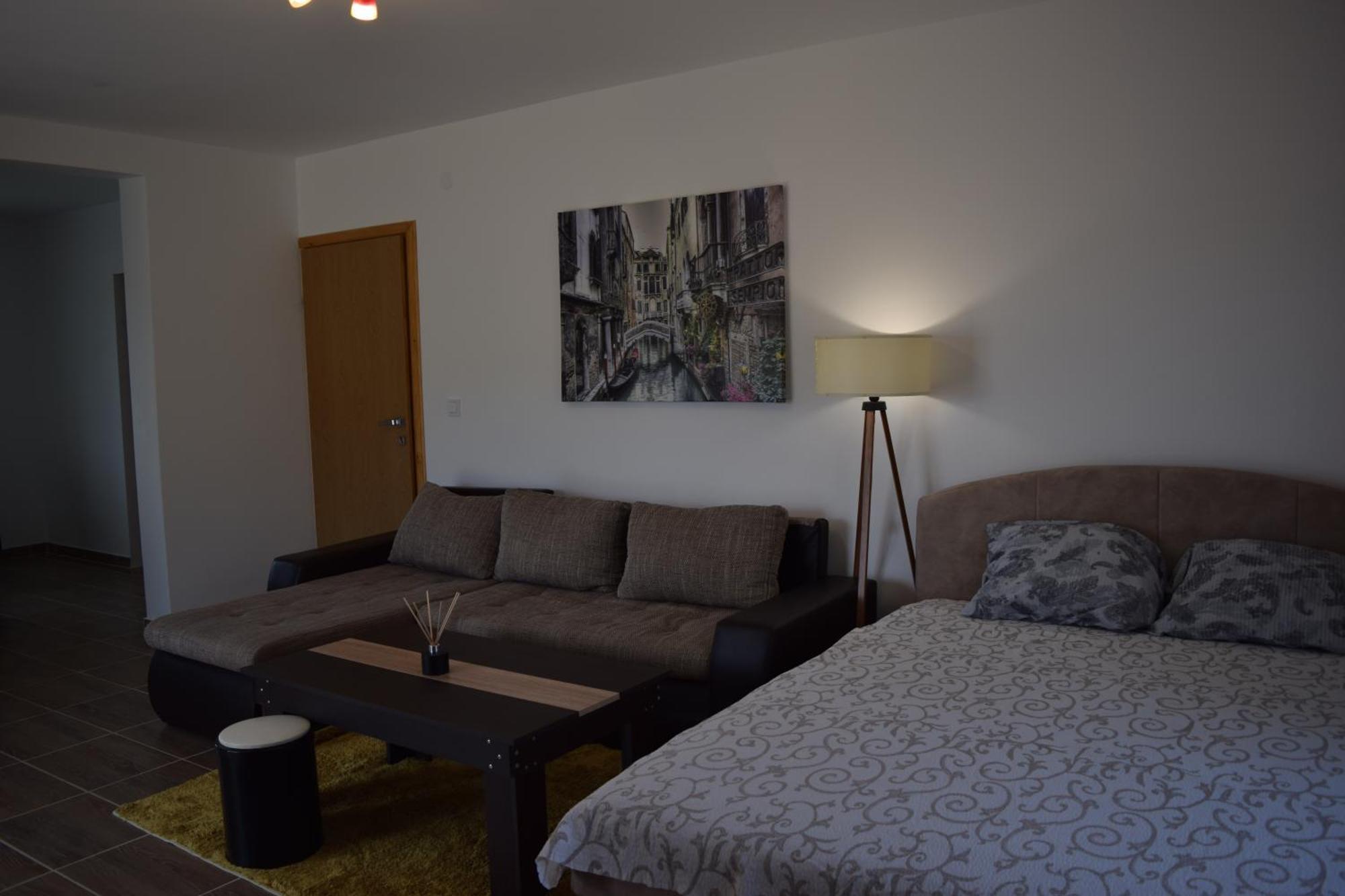 Apartment Venecija *
